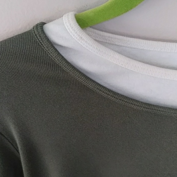 T shirt - Picture 2 of 2